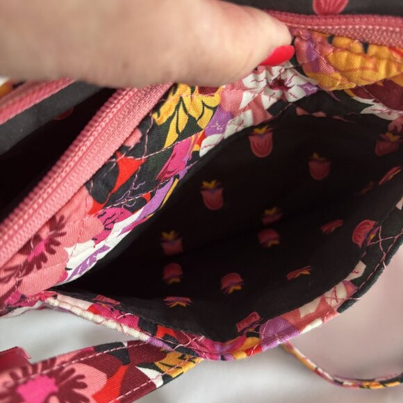 Vera Bradley Floral Quilted Crossbody Bag With Adjustable Strap & Multiple Pocke - Picture 4 of 9
